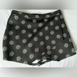 A & F women skort, size M, new